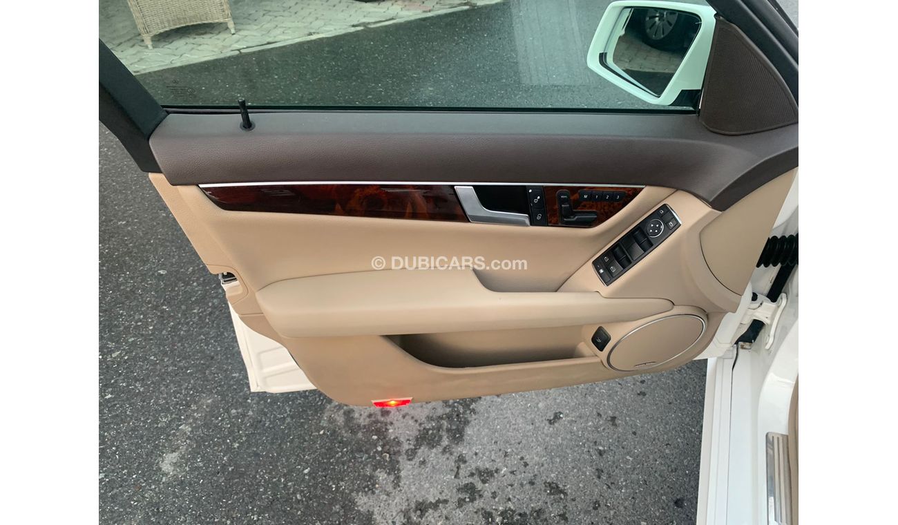 Mercedes-Benz C 300 Mercedes C300_2014_Excellent_Condition _Full option