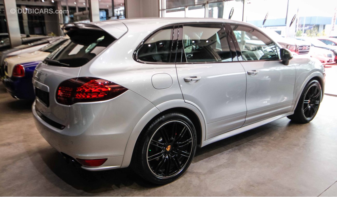 Porsche Cayenne GTS