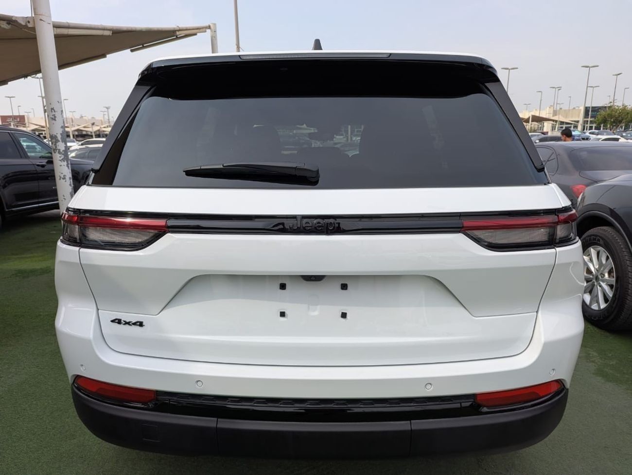 Jeep Grand Cherokee Altitude 3.6L JEEP GRAND CHEROKEE 2024 V6 engine 3.6L zero kilometer American clean car fresh import