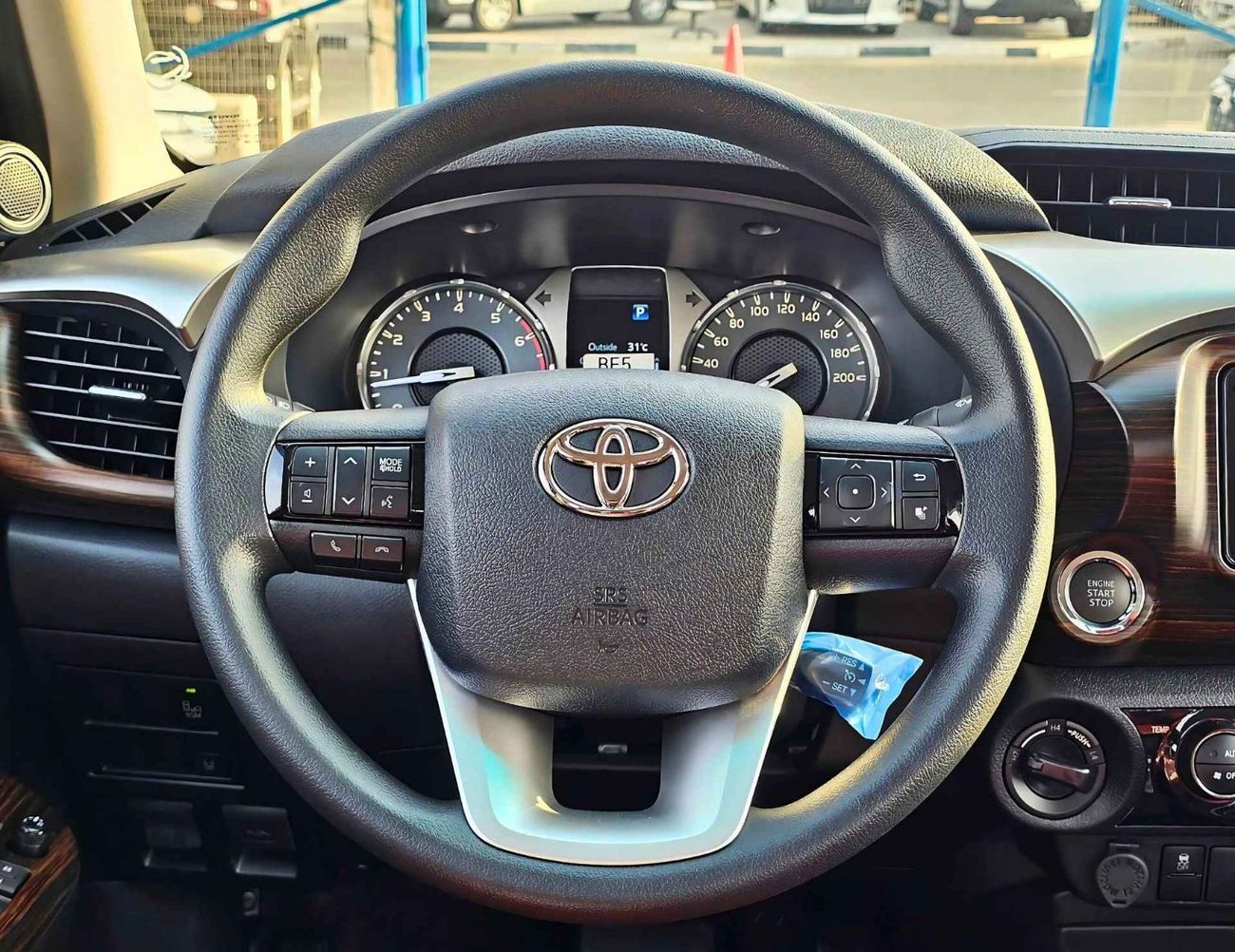 Toyota Hilux SR5 WIDE BODY/ CHROME BUMPERS/ DOUBLE CABIN/ FULL OPTION /PETROL AT 2.7L V4 4WD/CODE#HPAAWY