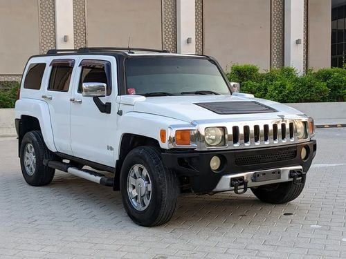 هامر H3 GCC Premium Condition With Leather seats Navigation Low Km Perfect Family Suv