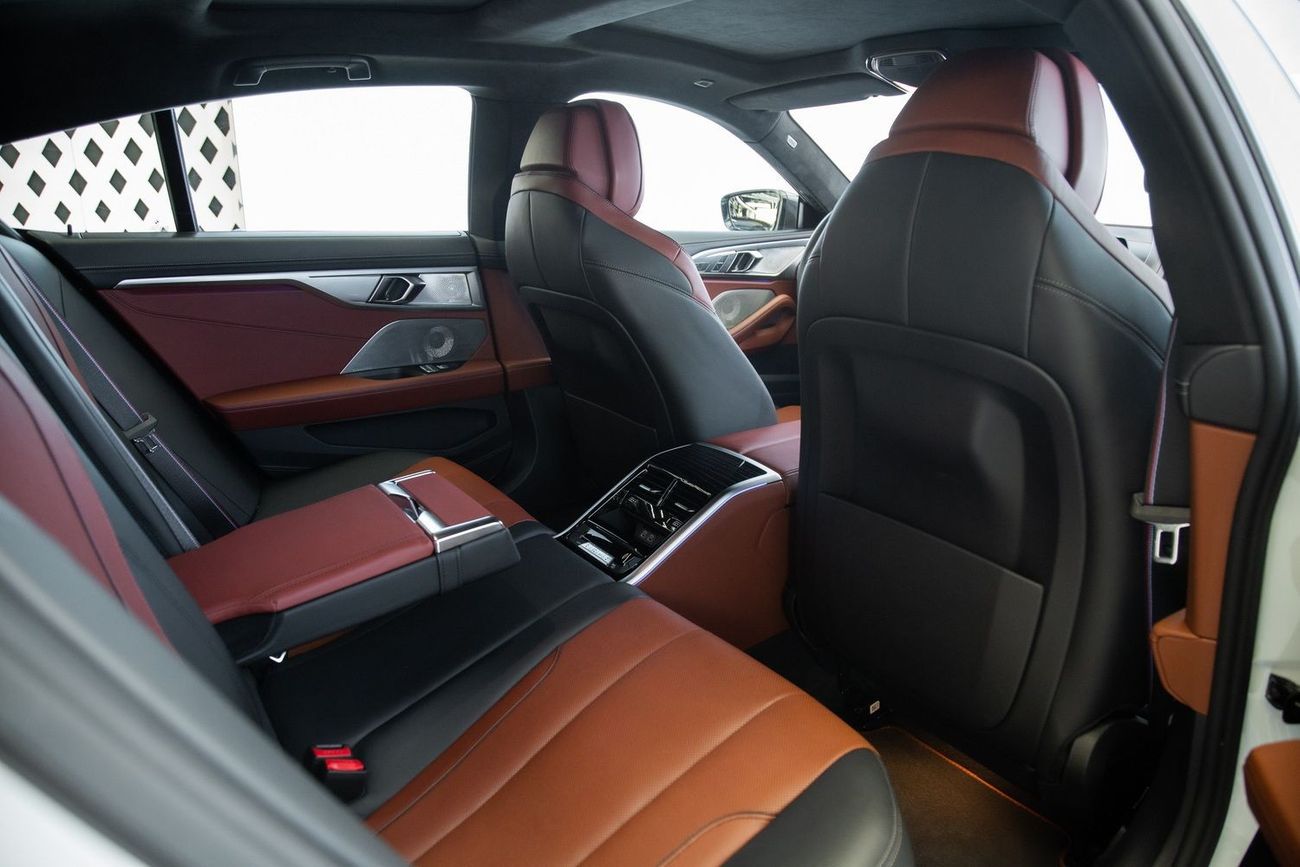 بي أم دبليو M850i