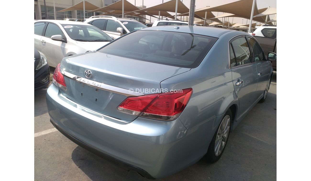 تويوتا افالون