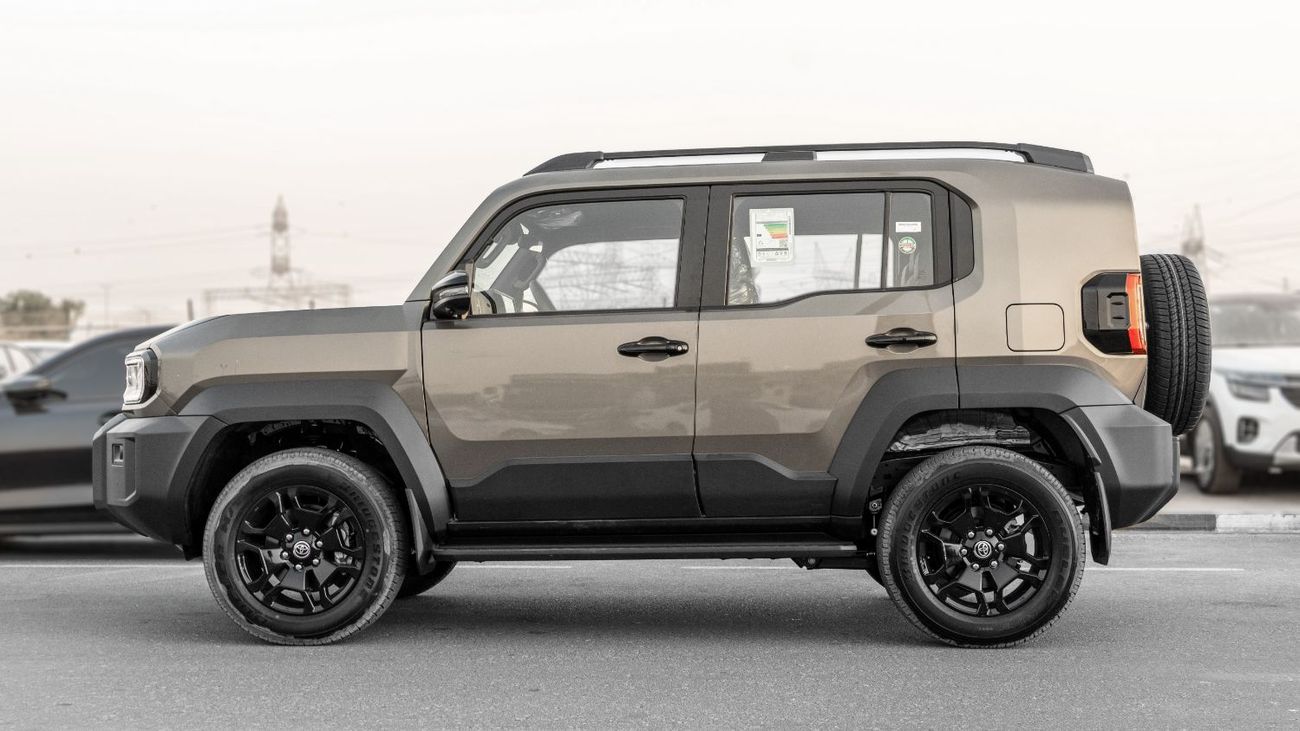 Toyota Land Cruiser Fj GXR 2027 Toyota Land Cruiser FJ 2.7L AT Petrol (Green-Black)