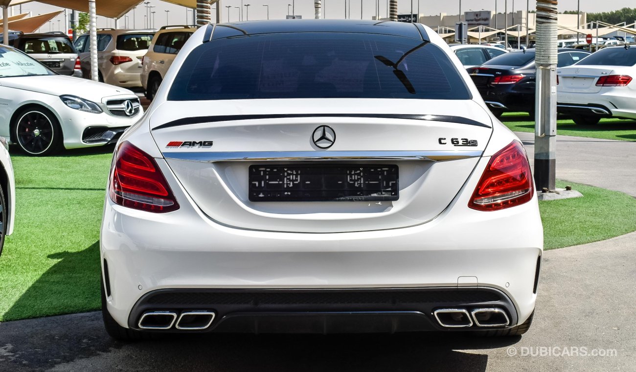 Mercedes-Benz C 63 AMG ضمان لغاية 2022 من وكالة مرسيديس EMC ابو ظبي