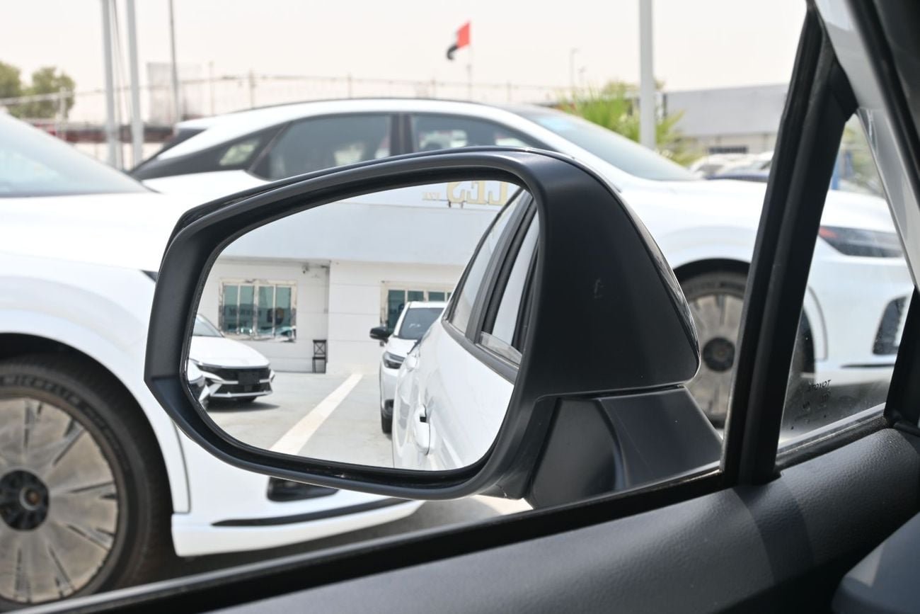 تويوتا فرونتلاندر STD Leading 2.0L Hybrid, Color White