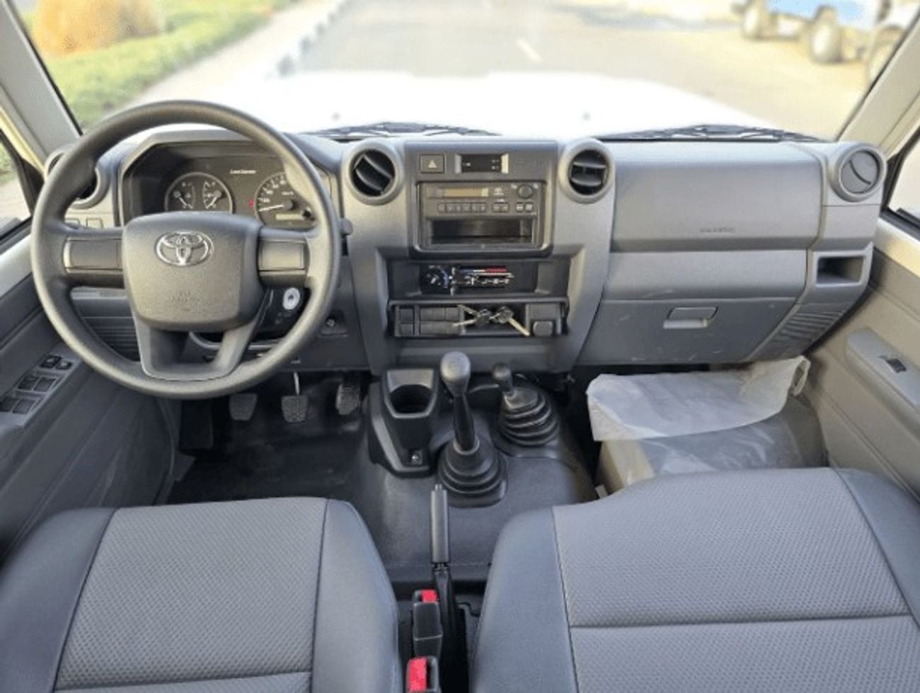 Toyota Land Cruiser 70 TLC76 DSL ECTEMP001 - 2026 Toyota LC76 5 Doors Hardtop - 4.2L Diesel Manual – White