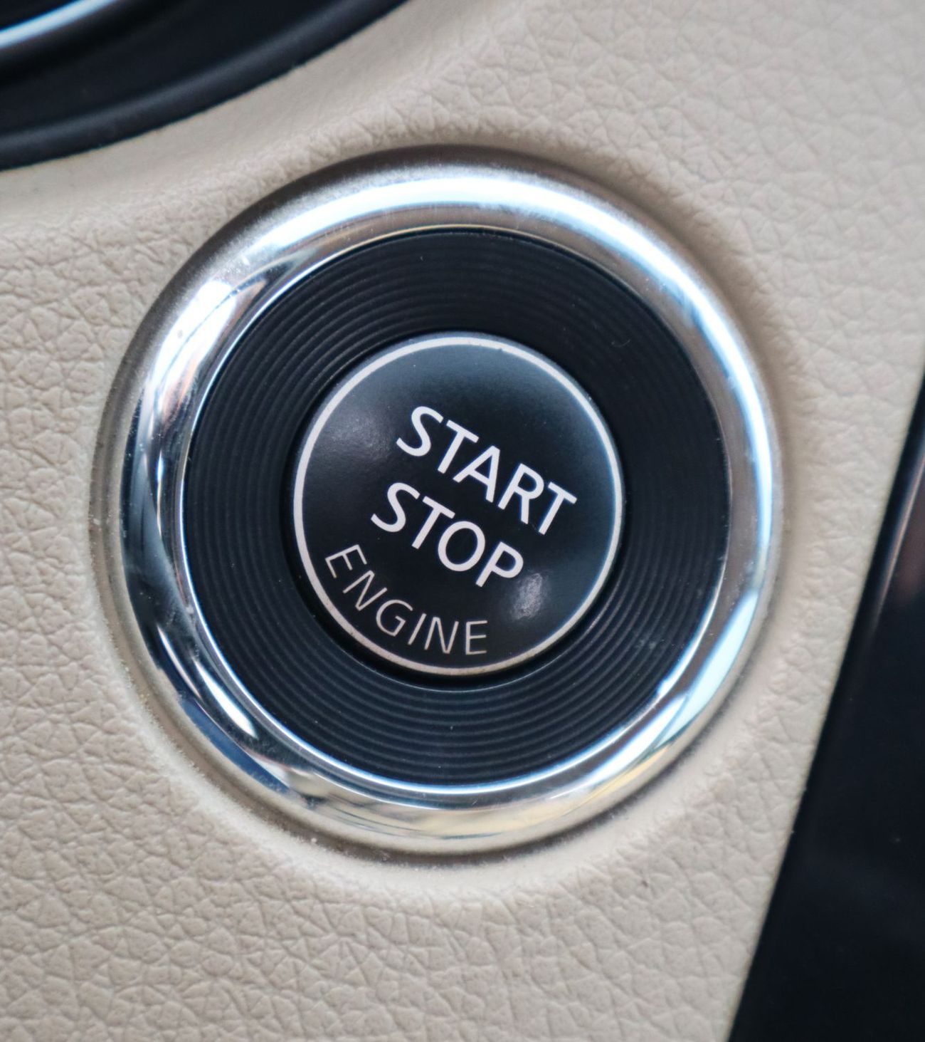 Nissan XTrail S 2.5L (169 HP) FWD (7 Seater)