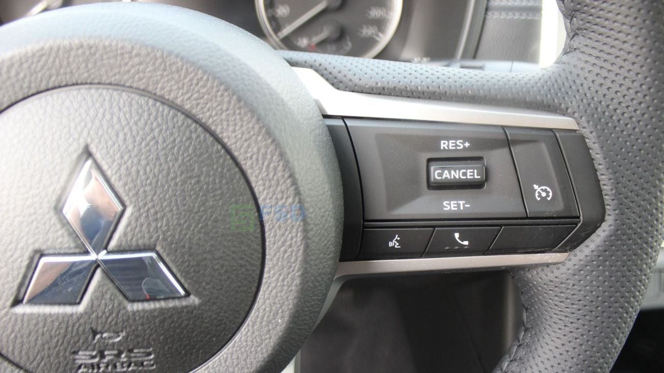 Mitsubishi L200 Mitsubishi L-200 Sportero 2.4L Diesel DCABIN 4WD 6AT Chrome Edition MY-2025