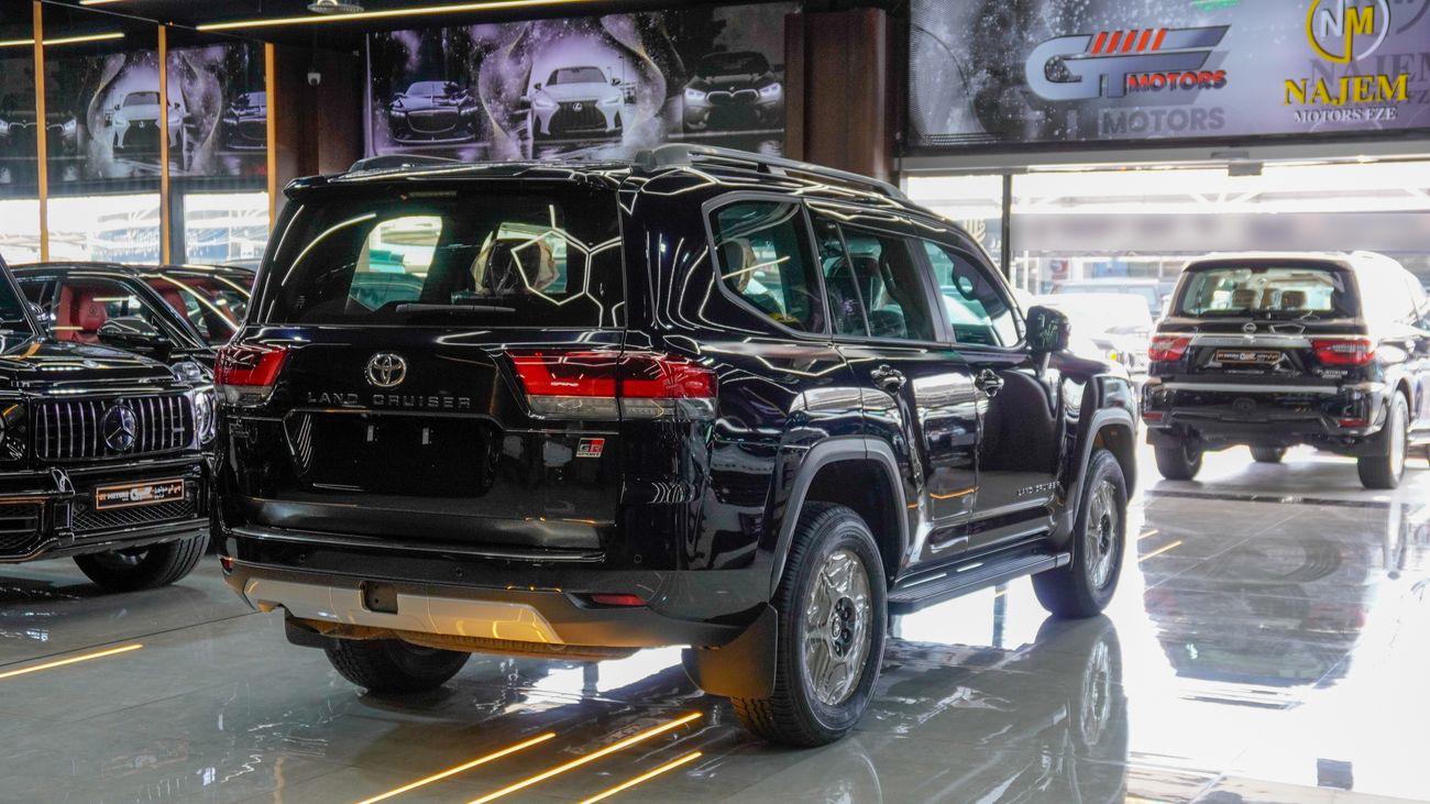 تويوتا لاند كروزر GR Sport 3.5 L V6 Twin Turbo