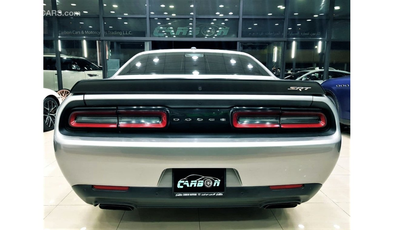 دودج تشالينجر CHALLENGER HELLCAT 707HP IN AMAZING CONDITION FULL SERVICE HISTORY AND FREE SERVICE CONTRACT 100K KM