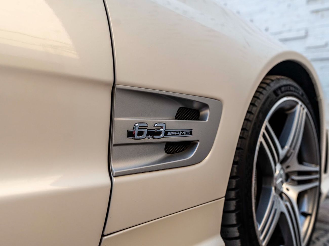 Mercedes-Benz SL 63 AMG AMG CONVERTIBLE