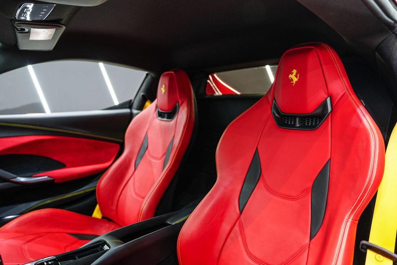 فيراري 296 GTB 3.0T V6 PHEV JBL Audio, Carbon Fiber Steering Wheel, Passenger Display, Dealer Warranty + Service!!