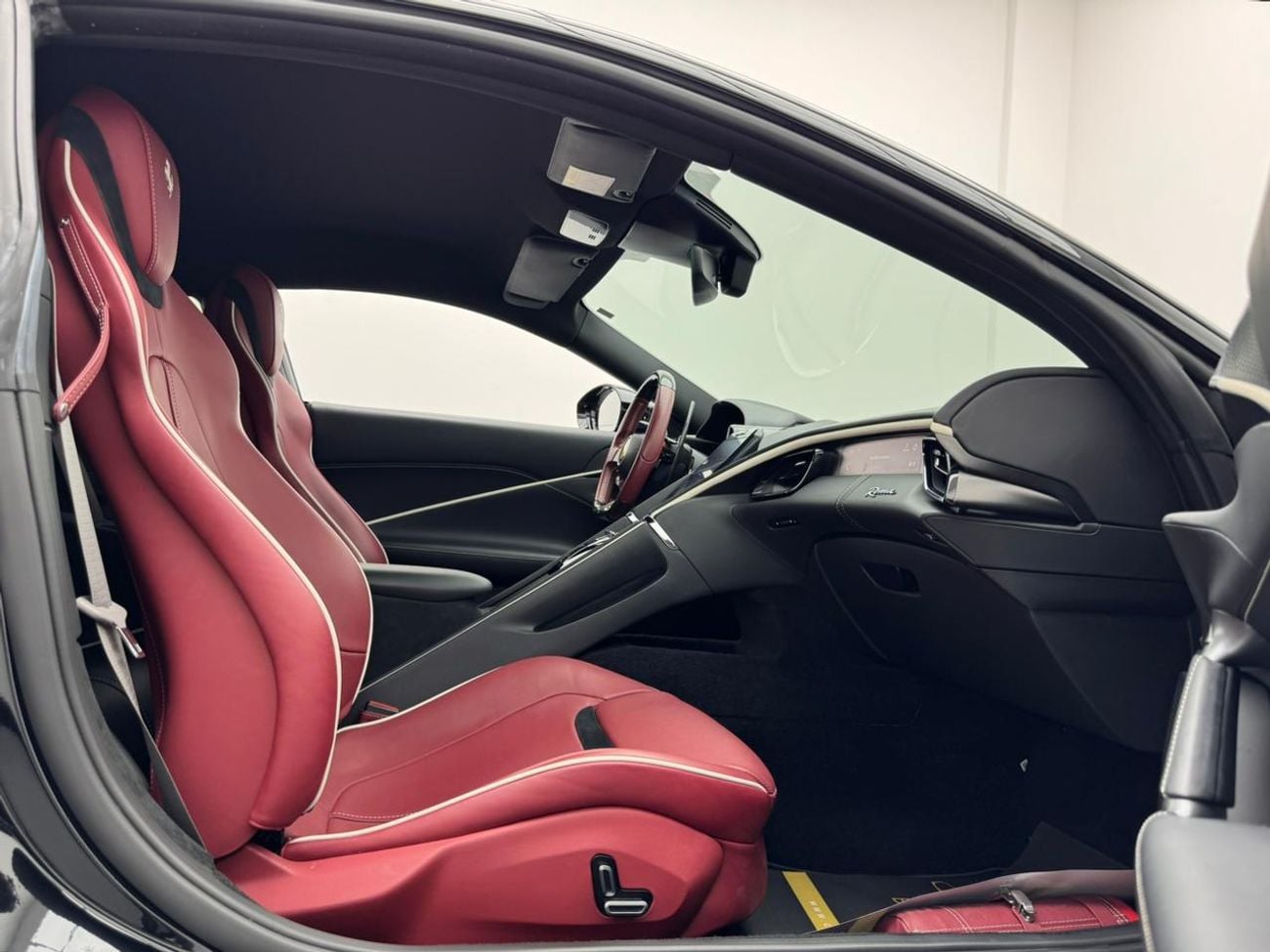 Ferrari Roma STD 2024 Ferrari Roma,2028 Ferrari Warranty and Service Pack, Ferrari Service History, GCC