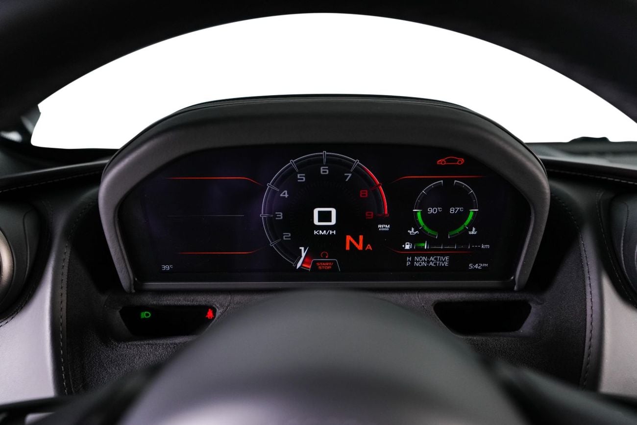 McLaren 720S PERFORMANCE Launch Edition-MSO Premium Color-Full Service History Mclaren Dubai-Bespoke Order
