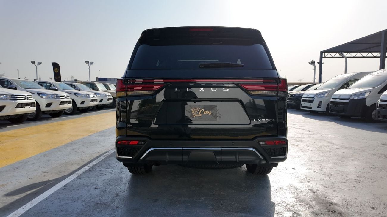 لكزس LX 700h F Sport