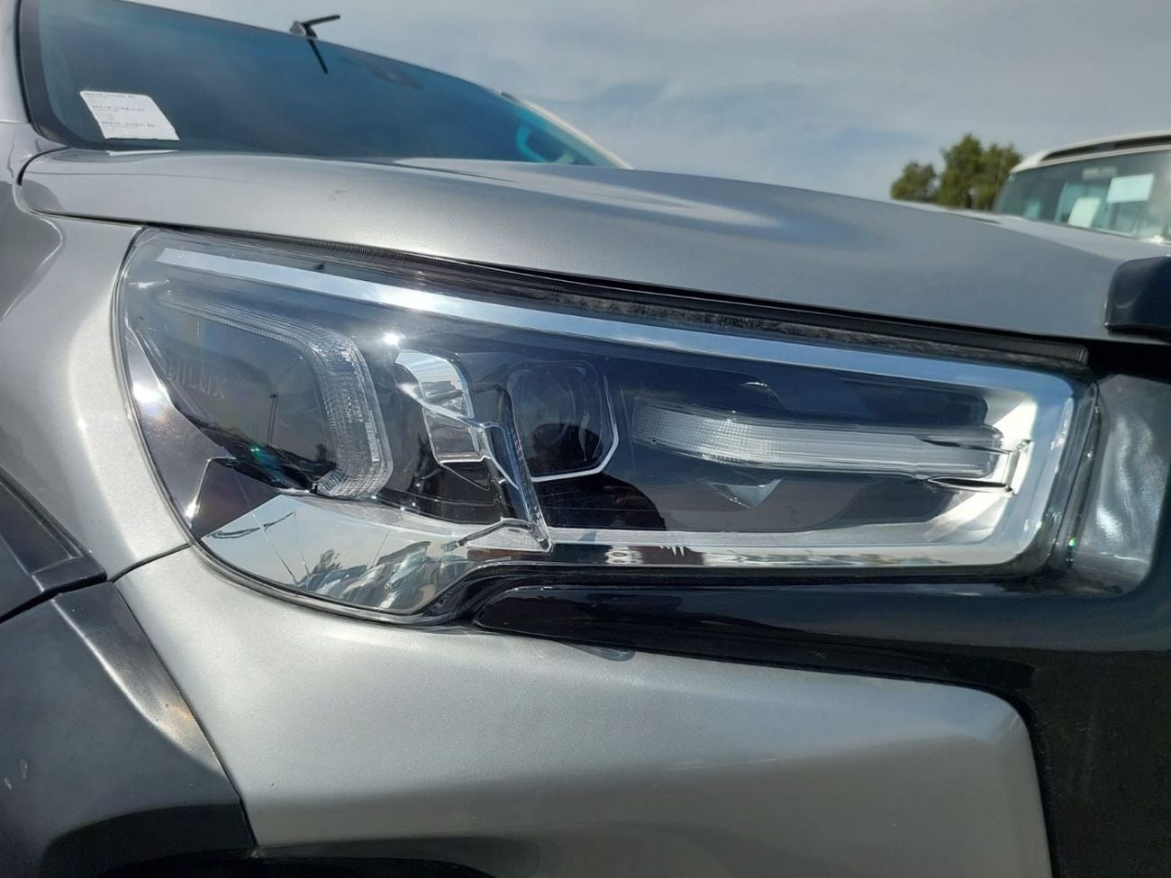 Toyota Hilux (RAMADAN OFFER) TOYOTA HILUX PICKUP RHD 2019 MODEL 2.8 L DIESEL AUTOMATIC(PM37586)