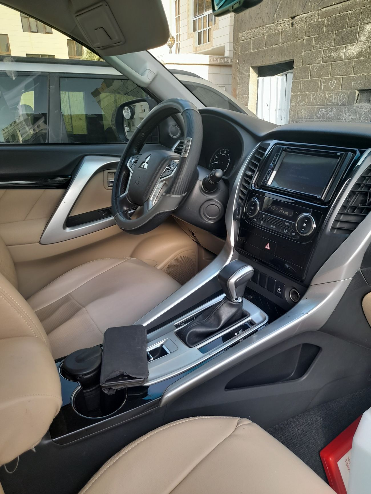 Mitsubishi Montero Sport GLX 3.0L