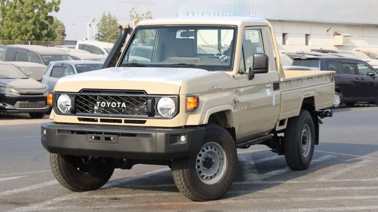Toyota Land Cruiser Pickup 70 VXR Toyota Land Cruiser LC79 SC 4.0 AT 2025 basic GCC