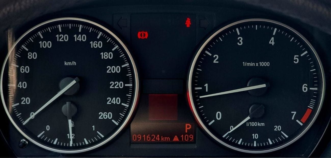 بي أم دبليو 320 i Coupe E 90 2009 GCC