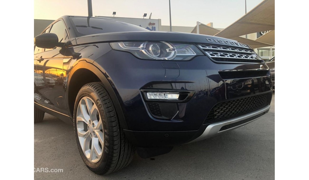 Land Rover Discovery Rang Rover discovery model 2016 GCC car prefect condition full option panoramic roof leather seats b