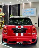 ميني كوبر BEAUTIFUL S ** JCW ** ACCIDENT FREE || GCC || TOP OPTIONS || CONDITION