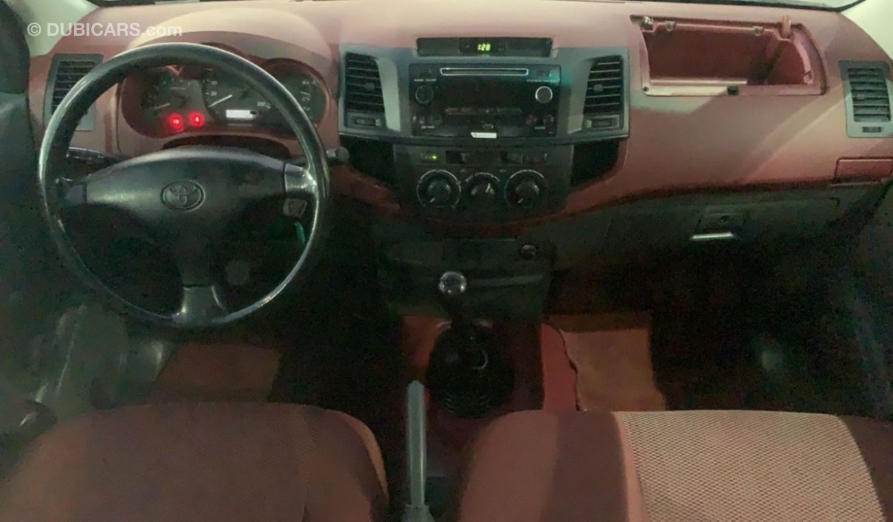 تويوتا هيلوكس Toyota Hilux 2015 GL Manual S/C 2.7L Ref# 595