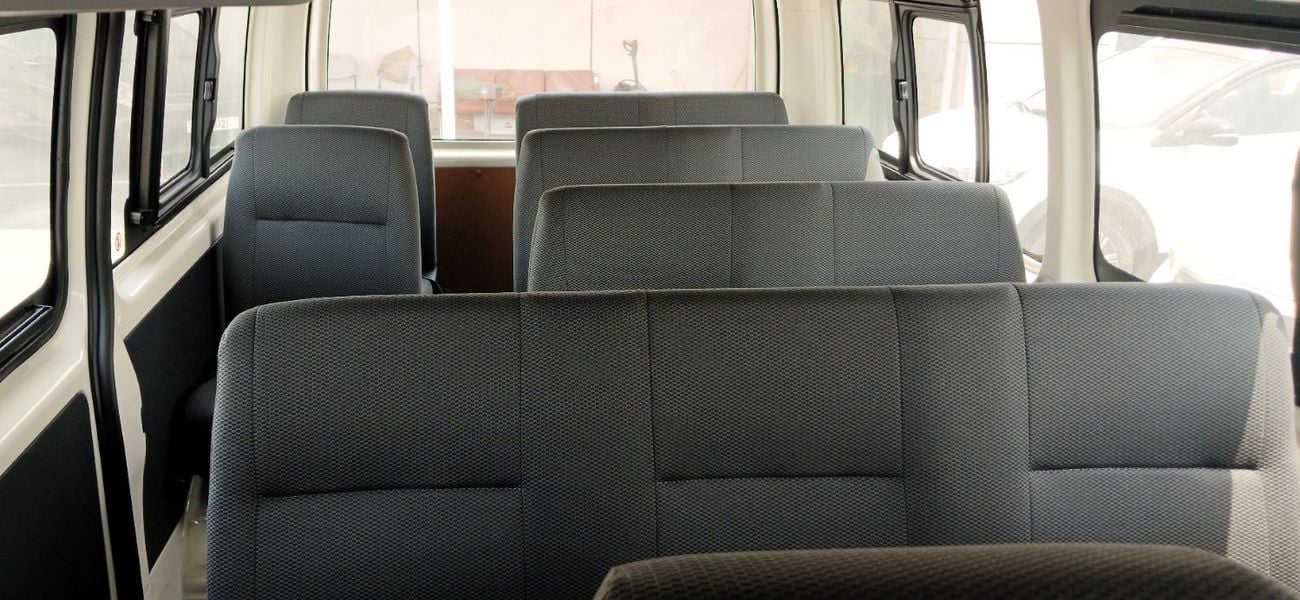 تويوتا هاياس 2.5L Diesel Manual Passenger 2026YM