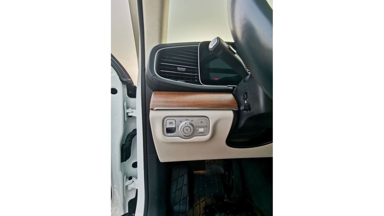 مرسيدس بنز GLS 450 Mercedes Benz GLS450  ( Maybach KIT ) - 2022 - Pearl White /Gold