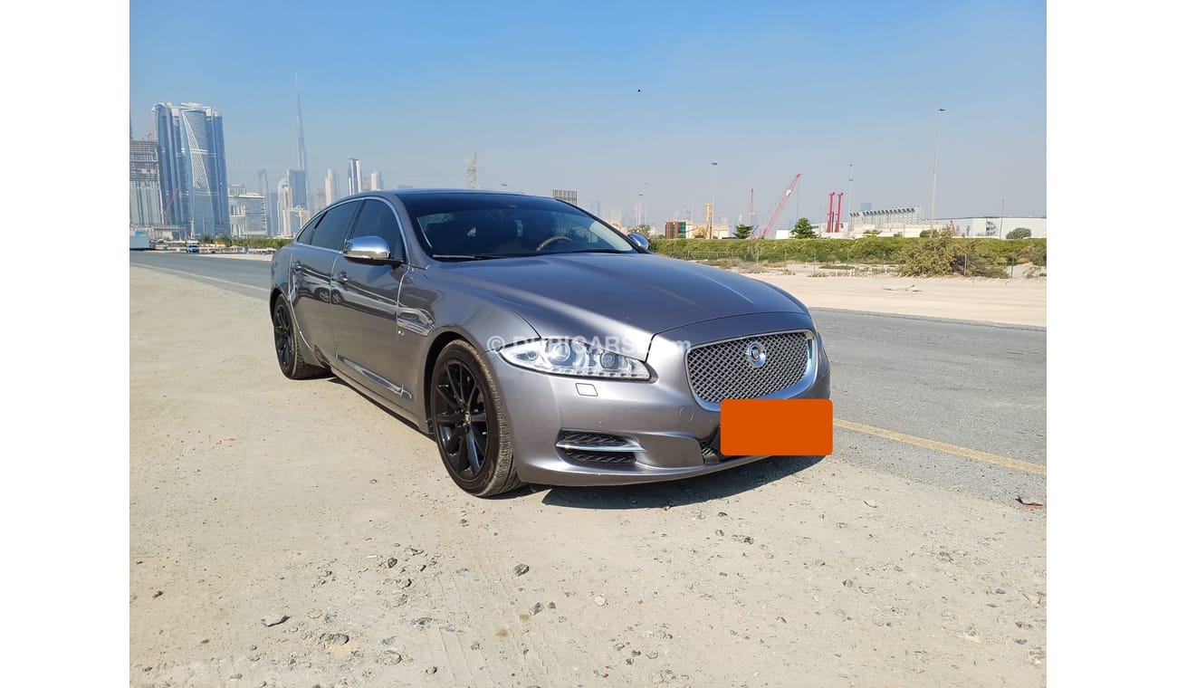 Jaguar XJ
