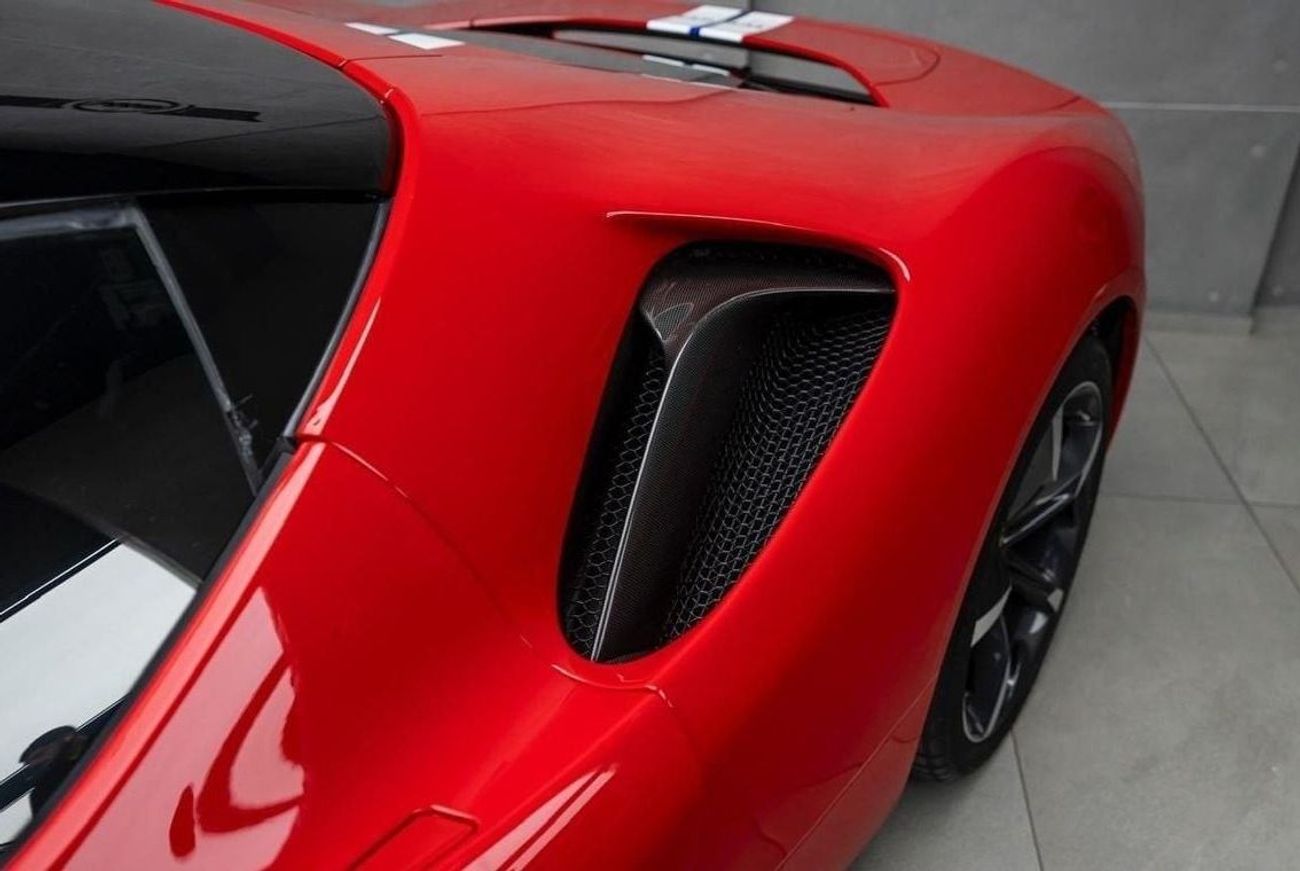 فيراري SF90 ستراديل 2021 | Full Options | Low Mileage | Warranty Available