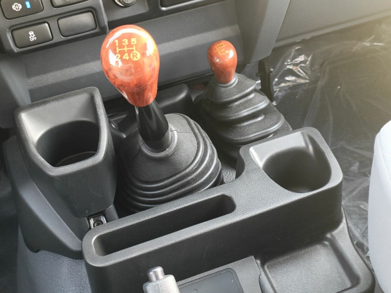 Toyota Land Cruiser Pick Up 4.5L,V8,DIESEL,DOUBLE/CABIN,DIFF/LOCK,OVER FENDER,WINCH,PICKUP,POWER WINDOW,FULL OPTION,MT,2022MY