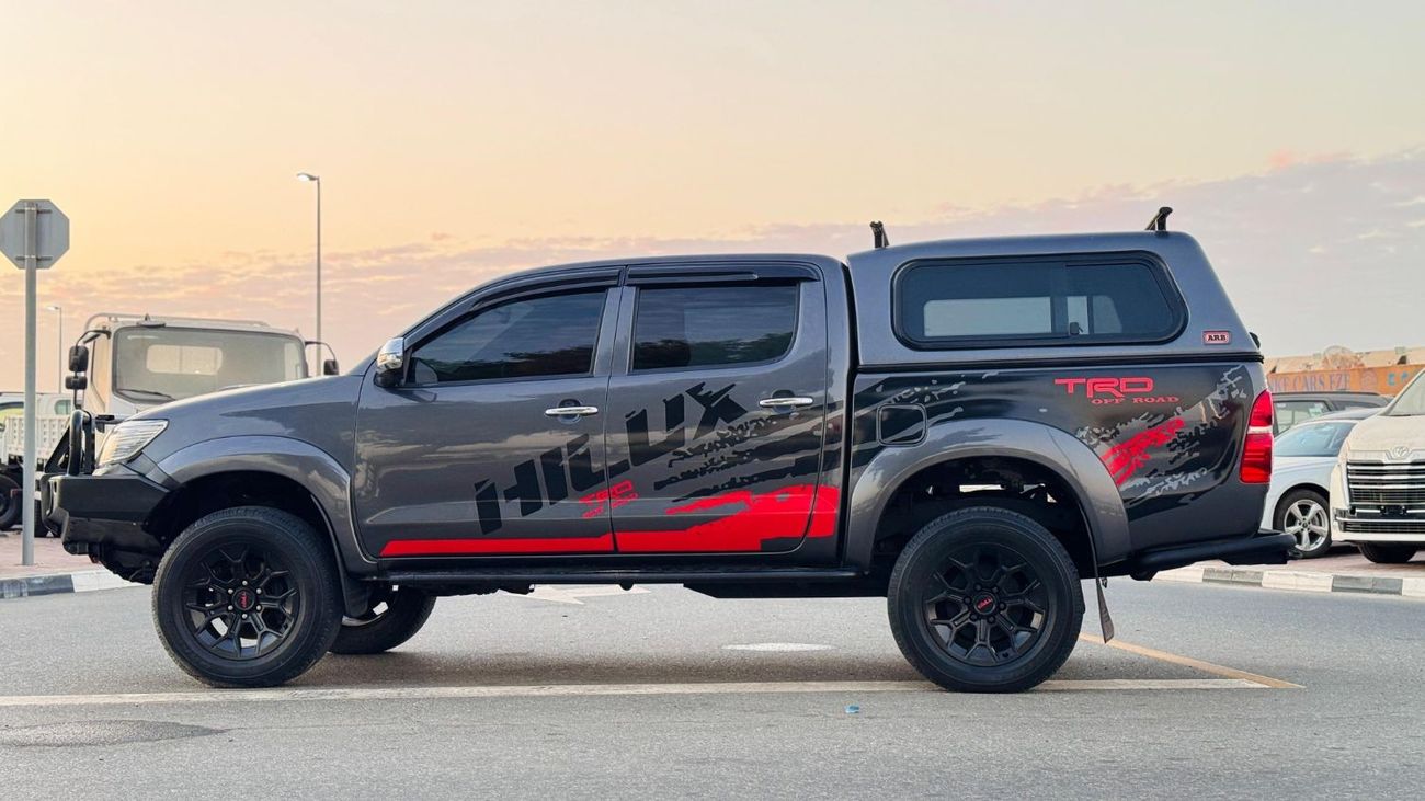 تويوتا هيلوكس PREMIUM CANOPY INSTALLED | ARB BULL BAR | 3.0L DIESEL ENGINE | 2011 | MANUAL TRANSMISSION | RHD