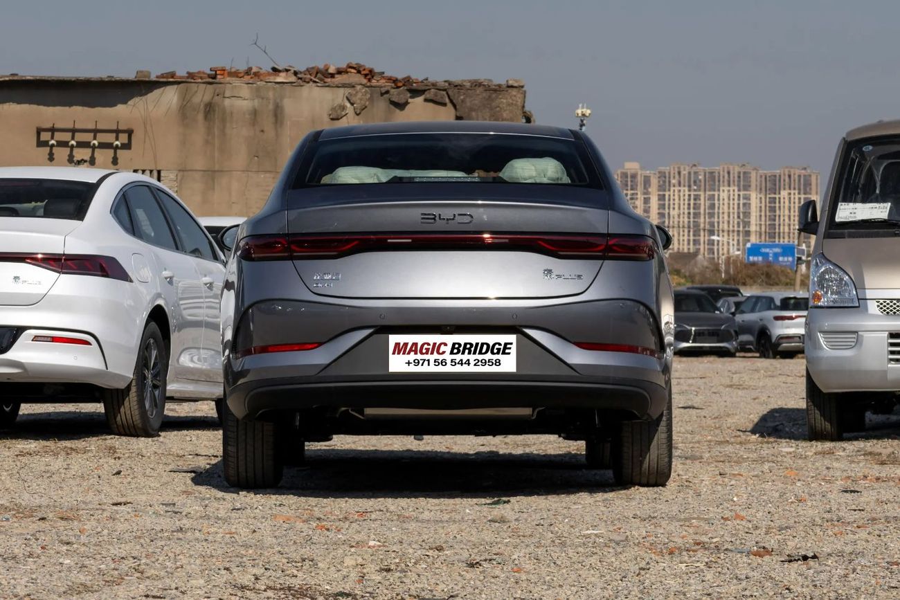 بي واي دي كين بلاس BYD Qin PLUS DM-i 55KM الطراز الرائد