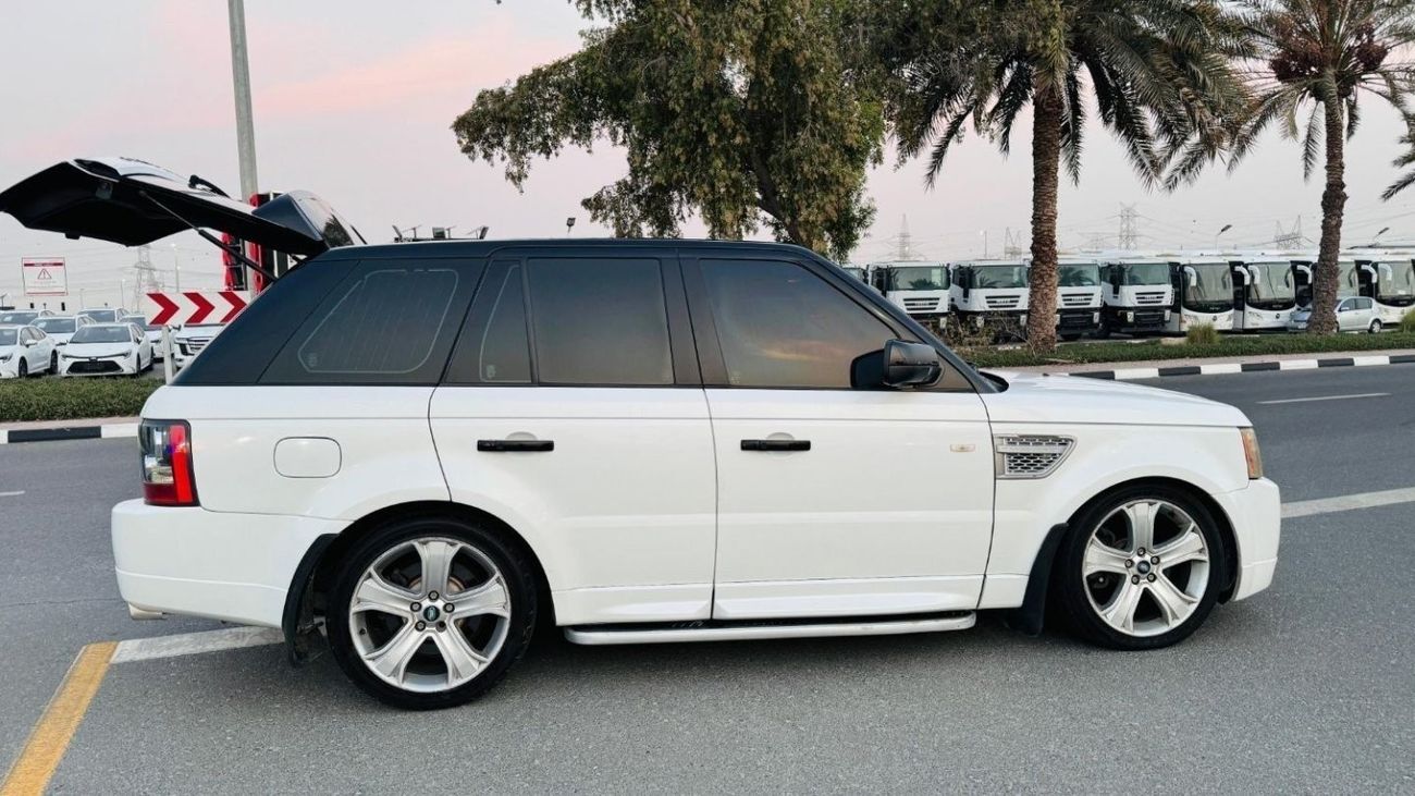 Land Rover Defender EXCELLENT CONDITION | SUNROOF | 2011 | LHD | 3.0L PETROL