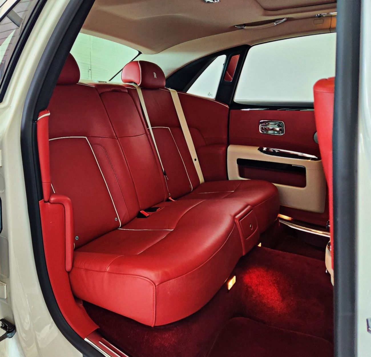 Rolls-Royce Ghost STD 6.6L-12CYL EXCELLENT CONDITION GCC SPECS