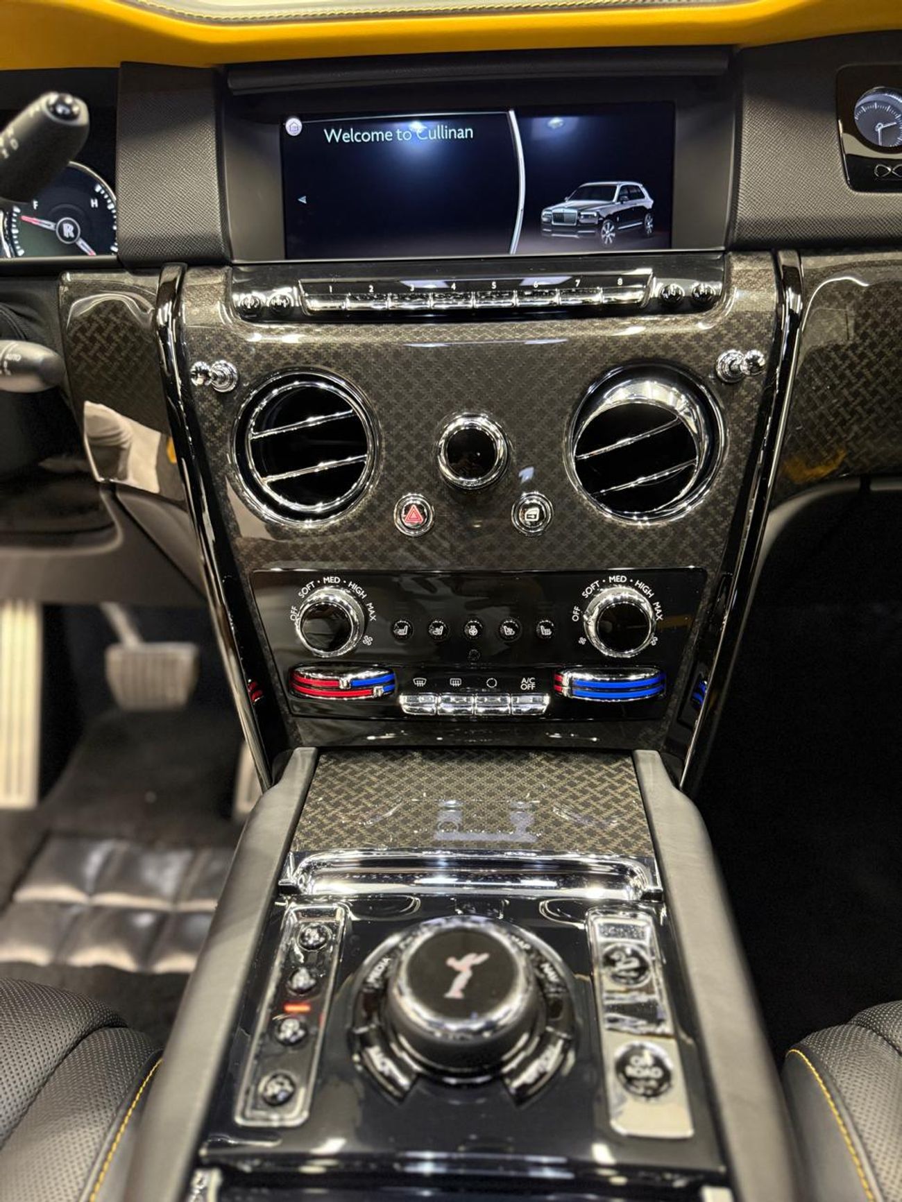 رولز رويس كولينان Black Badge | GCC Specs | Under Warranty