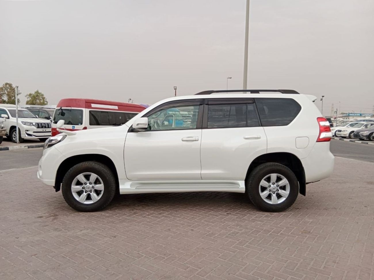 Toyota Prado TOYOTA LAND CRUISER PRADO RIGHT HAND DRIVE (PM1565)