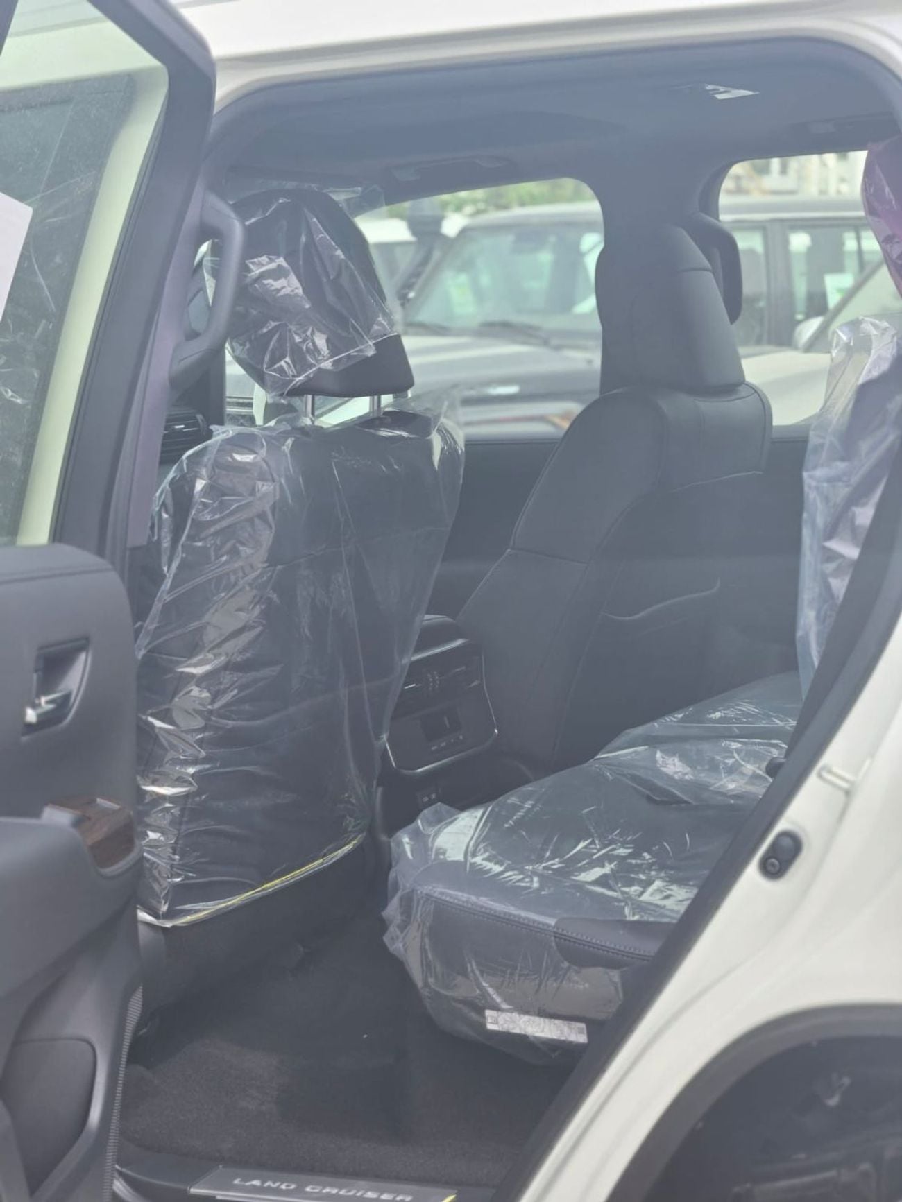 Toyota Land Cruiser LC 300 GXR 3.5L HYBRID A/T 7 SEATER