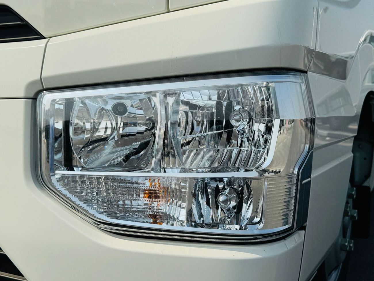 Toyota Coaster TOYOTA COASTER 2.7L PTR GCC 23 SEATS M/T B/O WHITE 2025