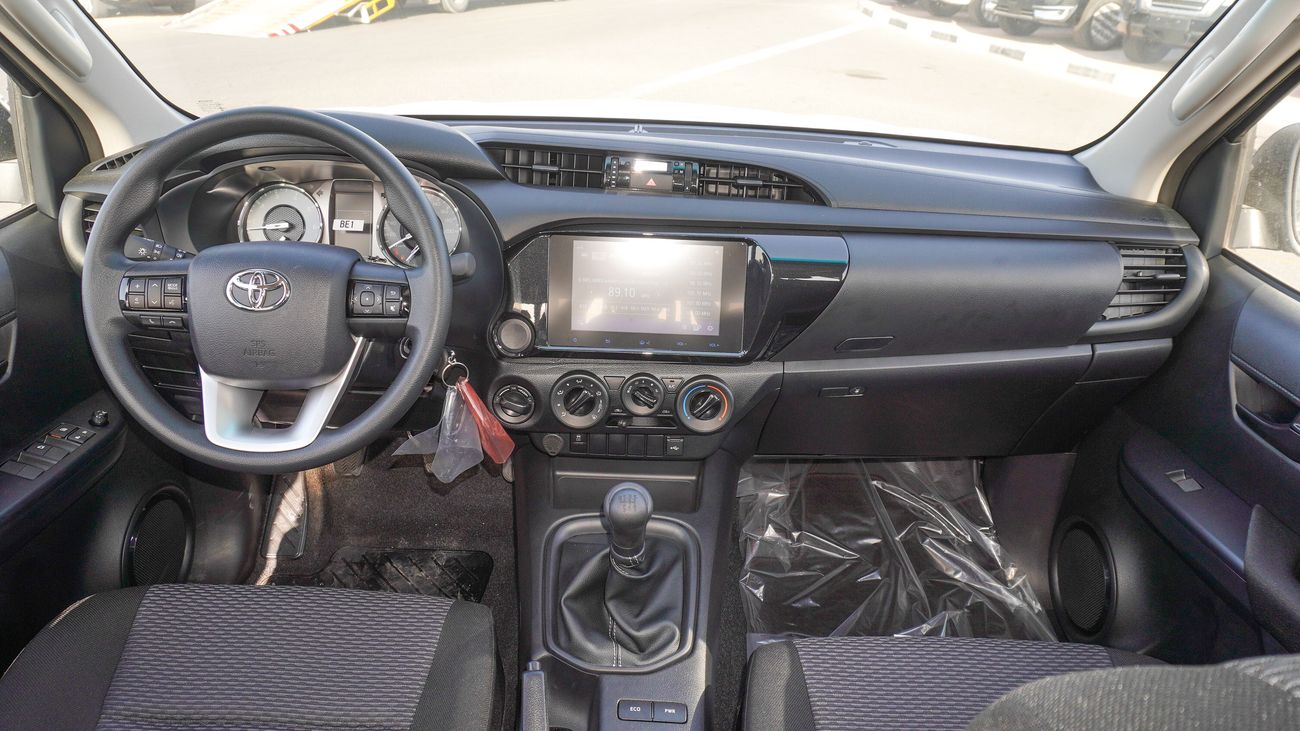 Toyota Hilux 2.4L Diesel 4WD M/T