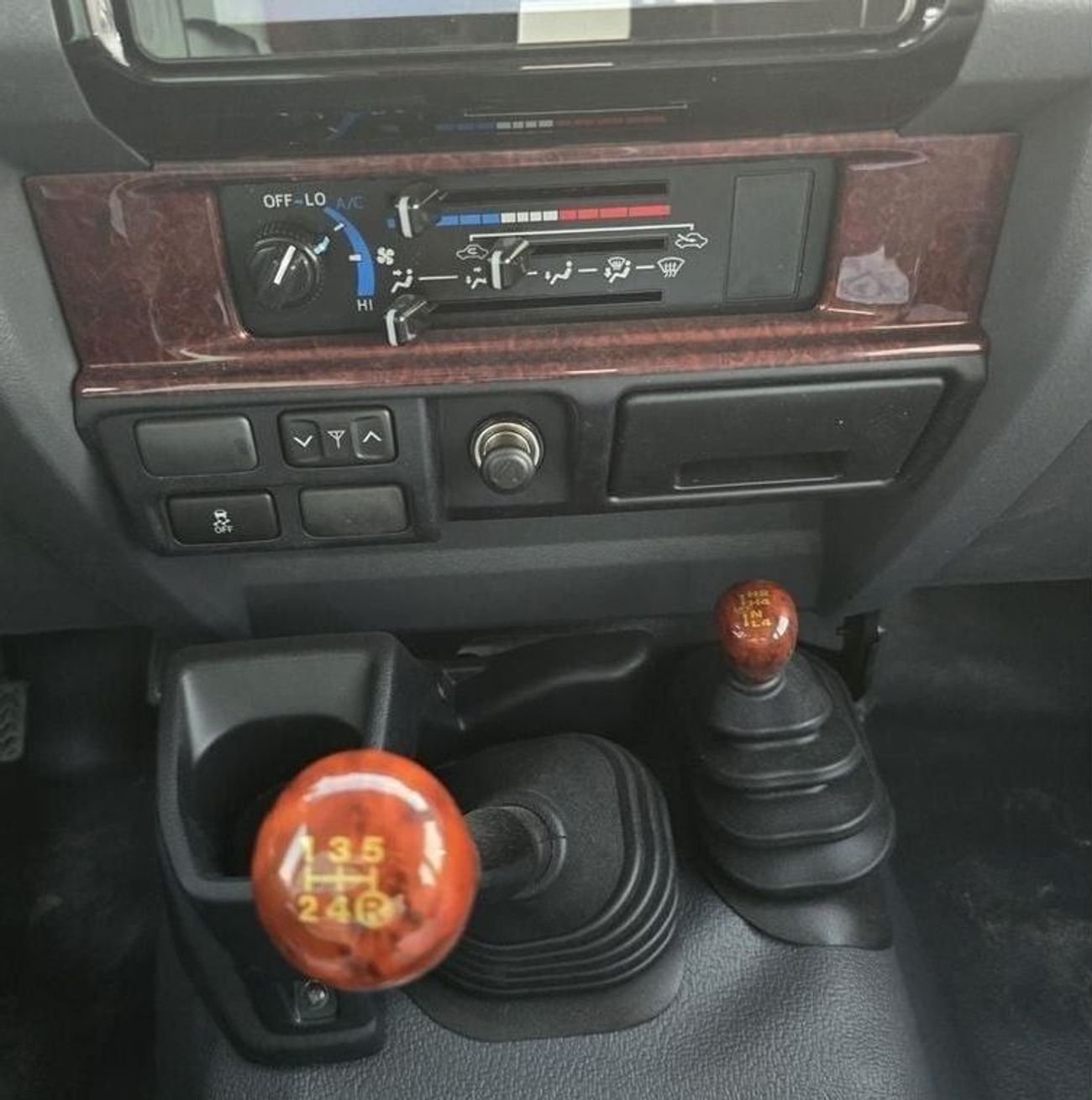 Toyota Land Cruiser Pick Up 2023 LC79 4.5L V8 Diesel MT Full option