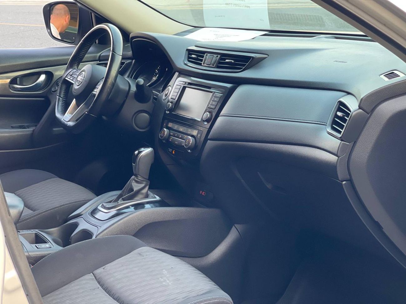 Nissan Rogue SV / V4 2.5L / RADAR / ROAD ASSIST / BIG SCREEN / 4X4 / RIMS / IN PERFECT CONDITION