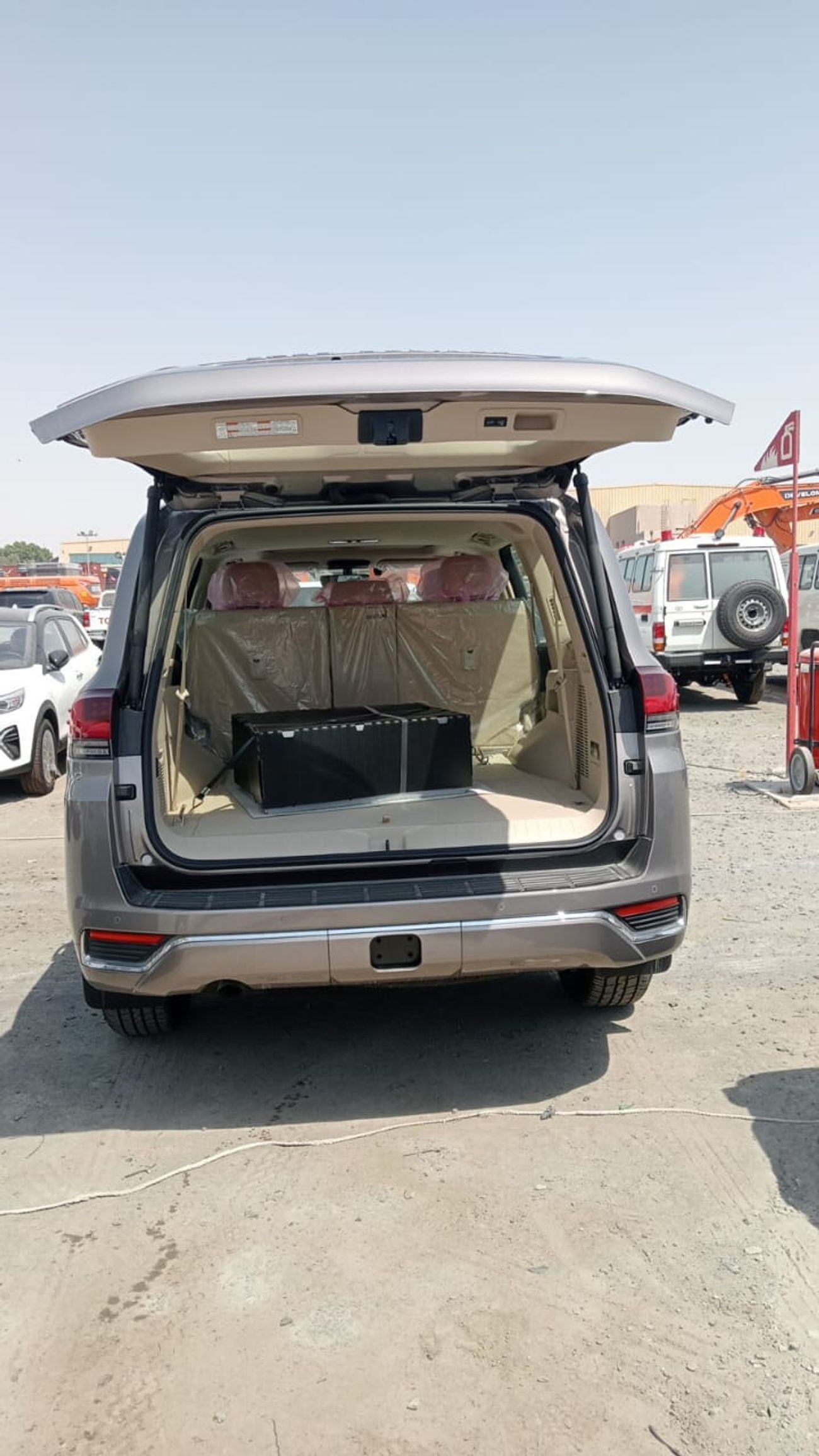 Toyota Land Cruiser Toyota LC300 VX+ 3.3L Twin Turbo 2026