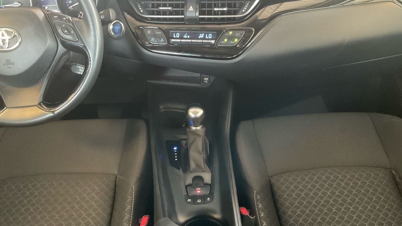 تويوتا CHR 1.8 VVT I-HYBRID GX AUTO | شامل الضمان | 0 ﺪﻔﻋﺓ ﺃﻮﻟﻯ