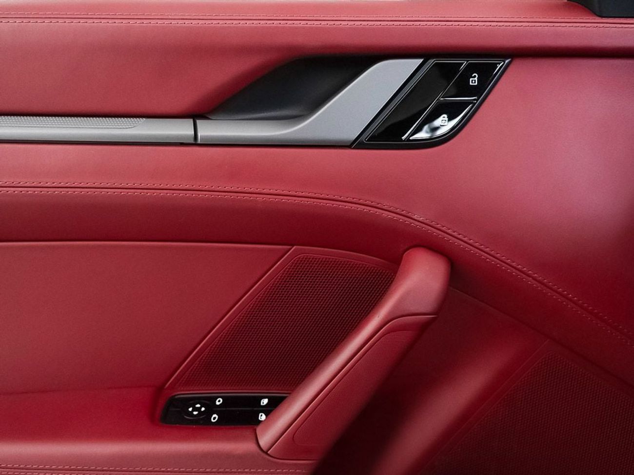 Porsche 911 Carrera S 3.0L (445 HP) Coupe