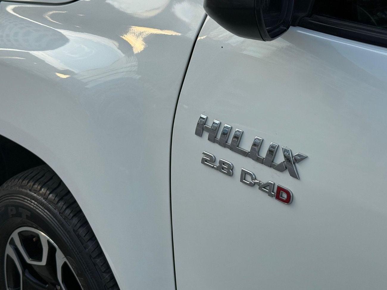 Toyota Hilux SR5 shape