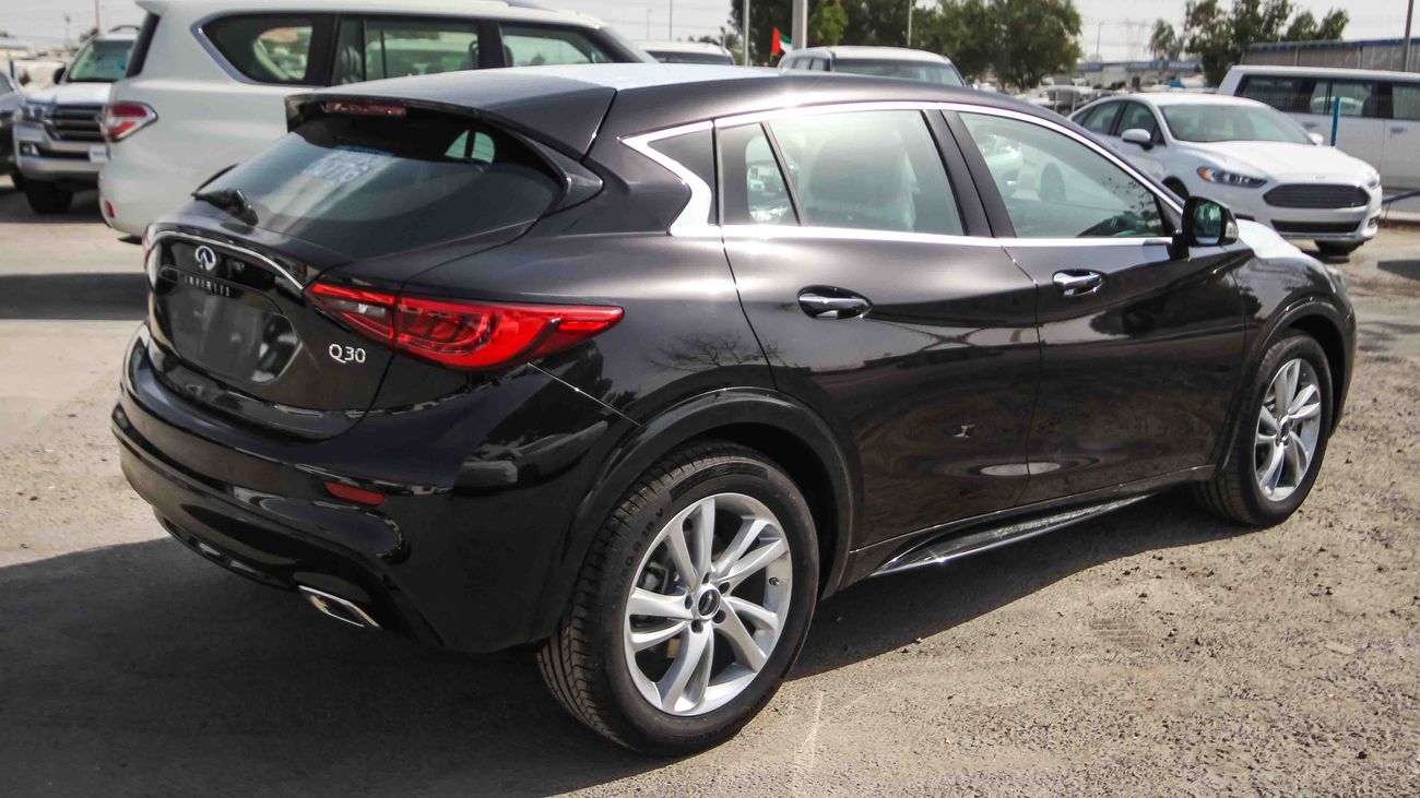 Infiniti Q30