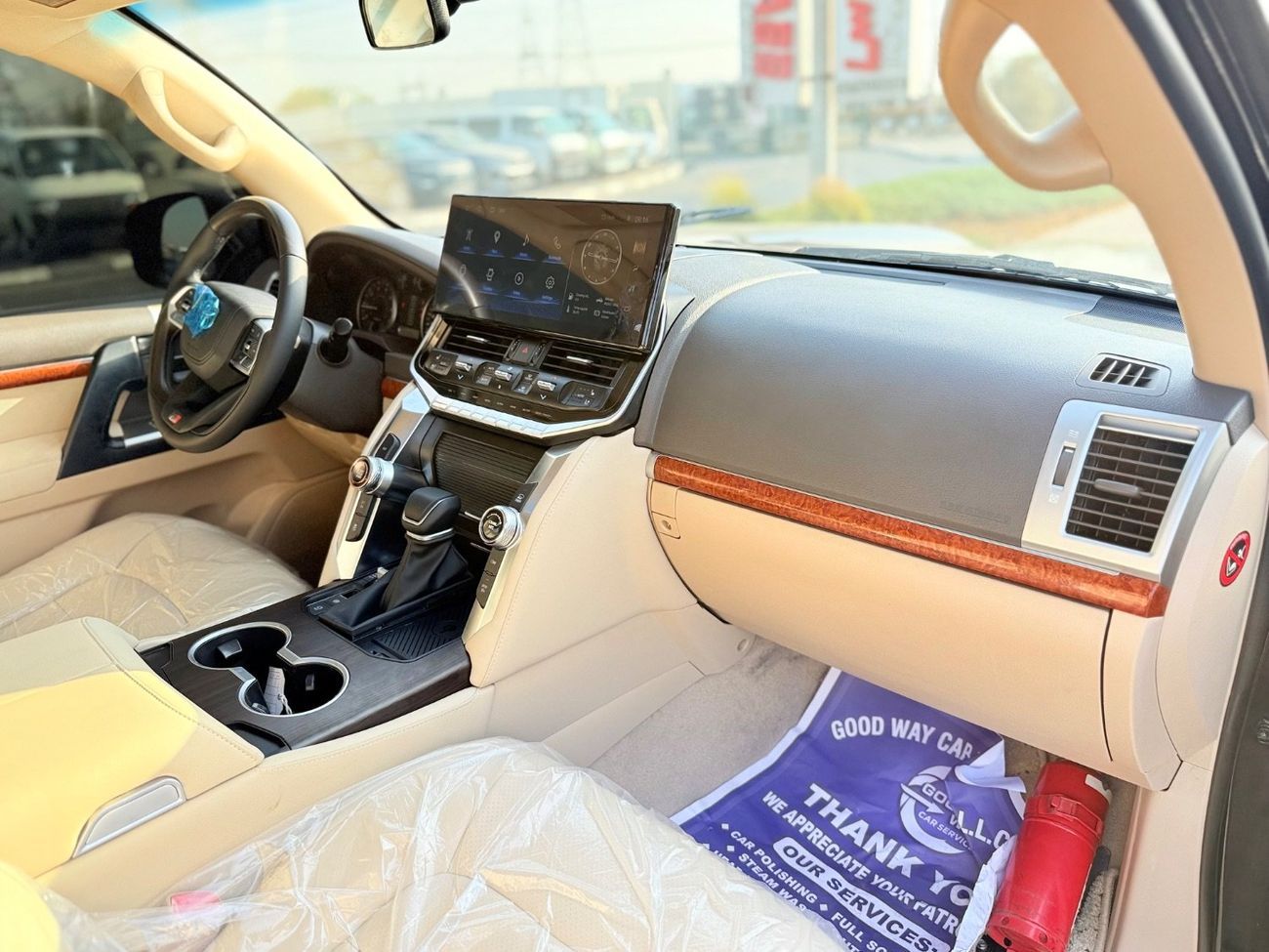 Toyota Land Cruiser GXR+ 4.0L Toyota Landcuriser GXR V8 4.0L modified inside and outside 2025 full option petrol