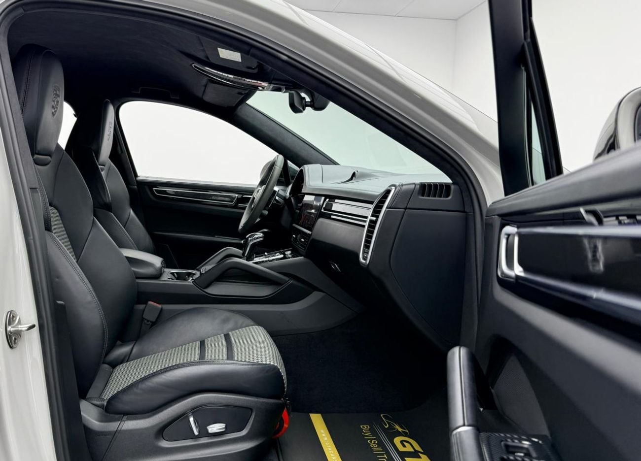 بورش كايان 2020 Porsche Cayenne Coupe With GT Package, 2026 Porsche Warranty, Full Porsche service History, GCC